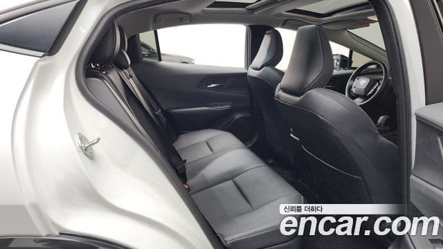 Toyota 프리우스 5세대 2.0 XLE, 2024 13