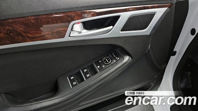 Hyundai Genesis DH Modern, 2016 19