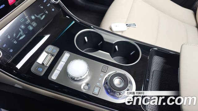 Genesis GV70, 2025 9