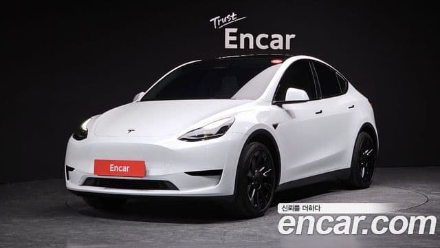 Tesla модель Y, 2023 1