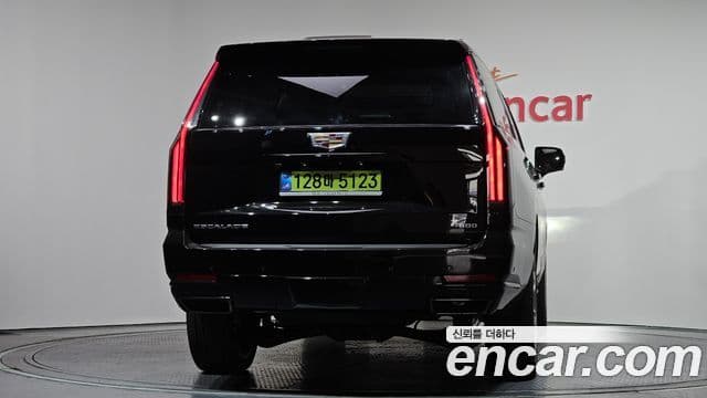 Cadillac Escalade 5세대 ESV Sport Platinum, 2025 4