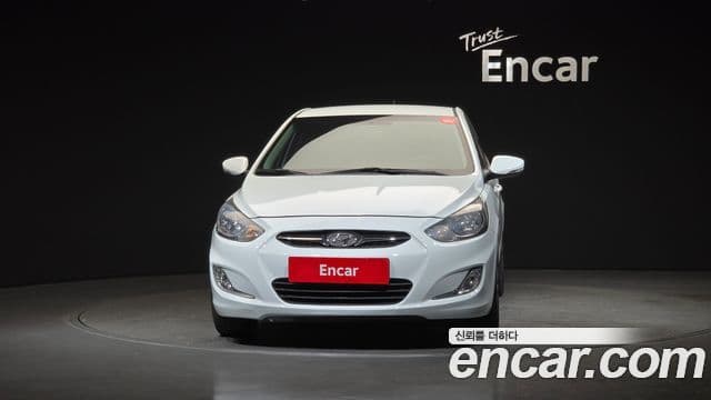 Hyundai Accent(новый кузов / новое поколение) 1.6 GDI top, 2012 3