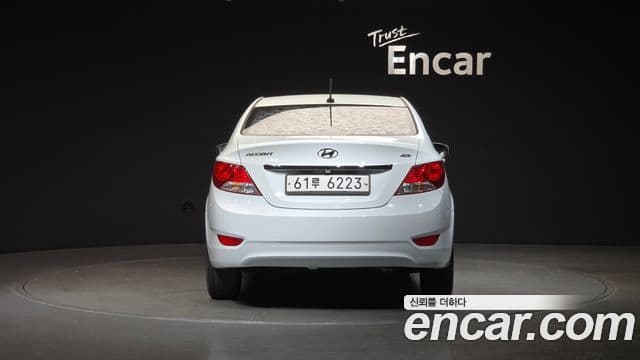 Hyundai Accent(новый кузов / новое поколение) 1.6 GDI top, 2012 4