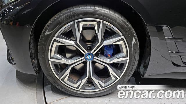 BMW i4 eDrive40 M Sport Pro, 2023 все фото