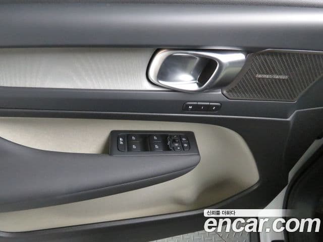 Volvo XC40 B4 Ultra Bright, 2025 11