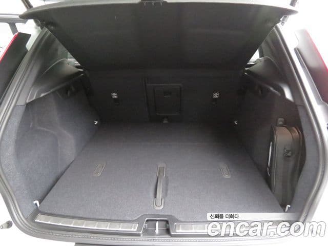 Volvo XC40 B4 Ultra Bright, 2025 12