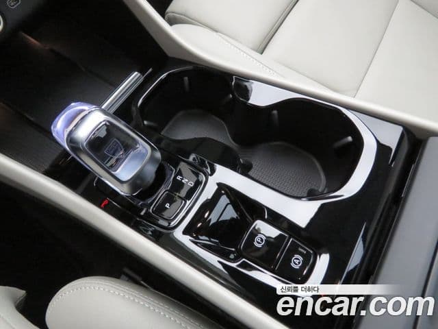 Volvo XC40 B4 Ultra Bright, 2025 15