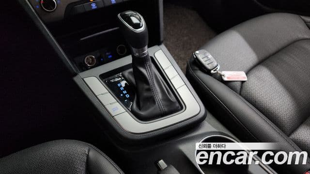 Hyundai Avante AD Style, 2017 9