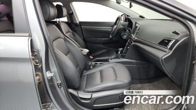 Hyundai Avante AD Style, 2017 11