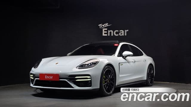 Porsche Panamera (971) 2.9 AWD E-гибрид Platinum Edition, 2022 1