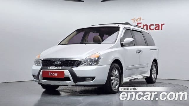 Kia Carnival R Premium, 2013 1
