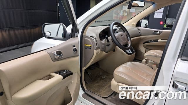 Kia Carnival R Premium, 2013 11