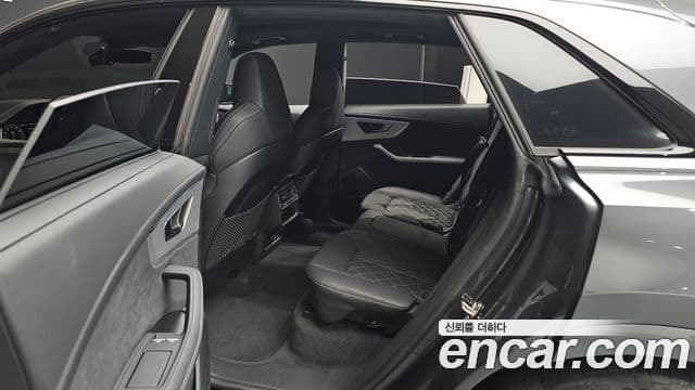 Audi Q8 (4M) Premium, 2025 12