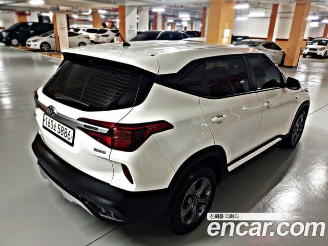 Kia Seltos Trendy, 2022 3