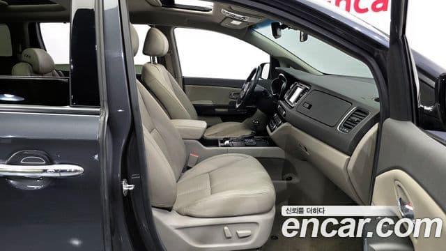 Kia All New Carnival Noblesse, 2016 10