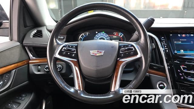 Cadillac Escalade 4세대, 2017 13
