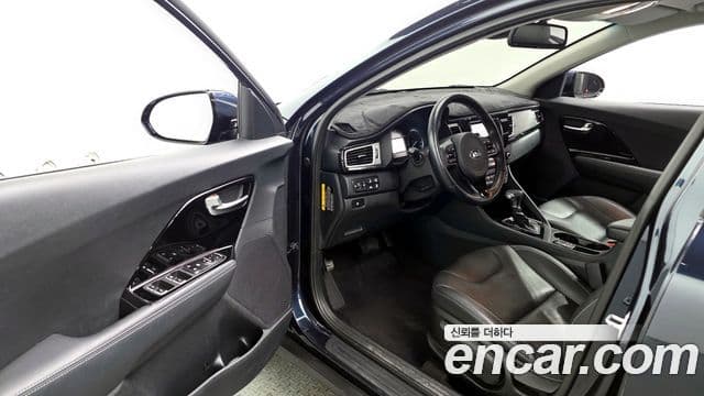 Kia Niro Prestige, 2018 10