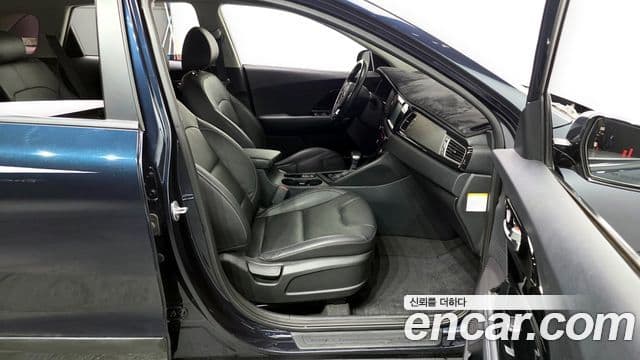 Kia Niro Prestige, 2018 11