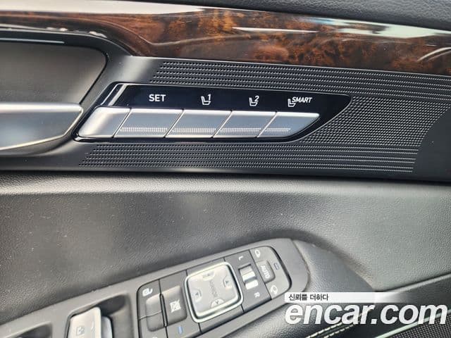 Genesis G90 Premium Luxury, 2019 14