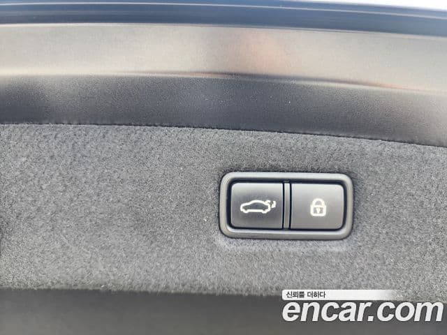 Genesis G90 Premium Luxury, 2019 17