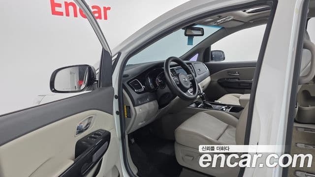 Kia All New Carnival Prestige, 2016 12