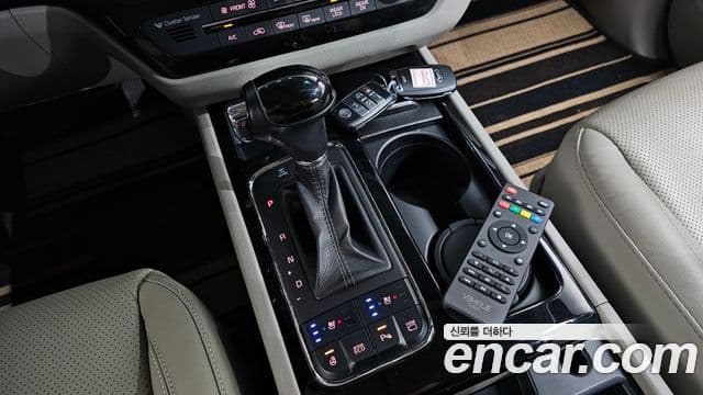 Kia All New Carnival Noblesse, 2016 9