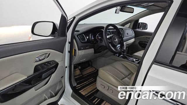 Kia All New Carnival Noblesse, 2016 10