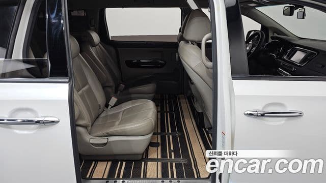 Kia All New Carnival Noblesse, 2016 12