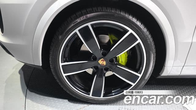 Porsche Cayenne (PO536) 3.0 E-гибрид купе, 2021 все фото