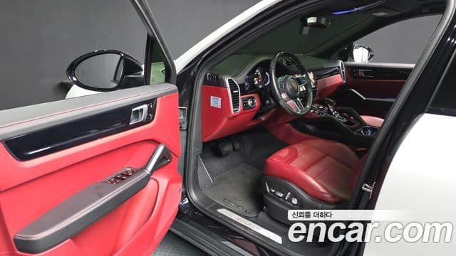 Porsche Cayenne (PO536) 3.0 E-гибрид купе, 2021 10