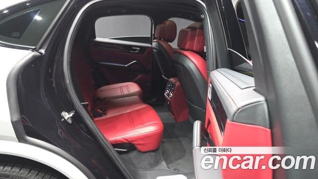 Porsche Cayenne (PO536) 3.0 E-гибрид купе, 2021 13