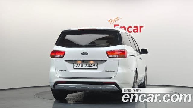 Kia All New Carnival VIP, 2016 4