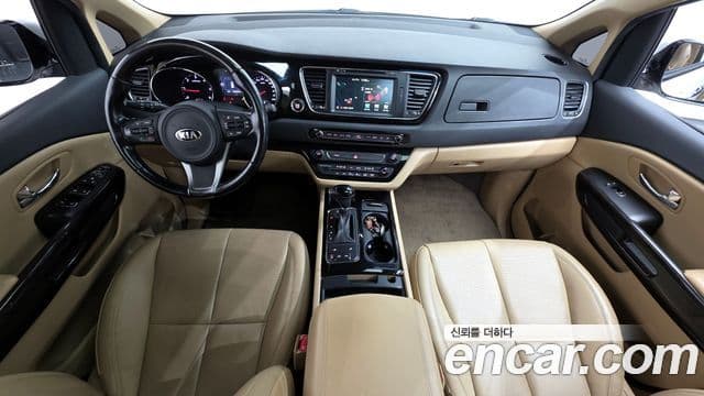 Kia All New Carnival VIP, 2016 7