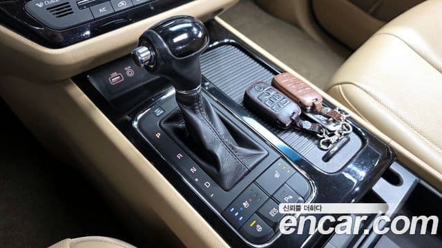 Kia All New Carnival VIP, 2016 9