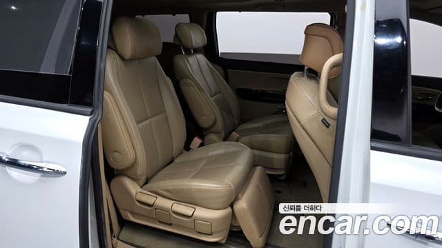 Kia All New Carnival VIP, 2016 12