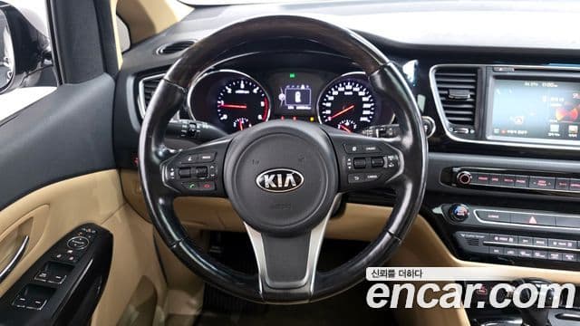 Kia All New Carnival VIP, 2016 14