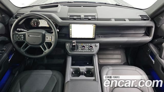 Land Rover Defender (L663) 110 P300 X-Dynamic SE, 2025 4