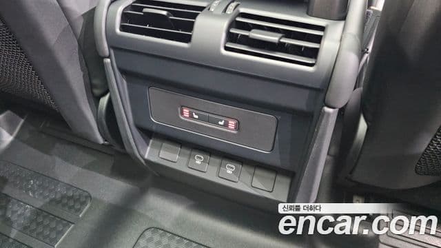 Land Rover Defender (L663) 110 P300 X-Dynamic SE, 2025 17