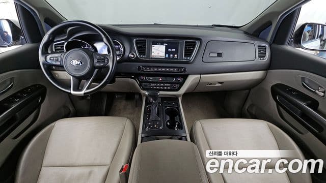Kia All New Carnival Luxury, 2017 7