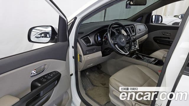 Kia All New Carnival Luxury, 2017 10