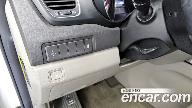 Kia All New Carnival Luxury, 2017 16
