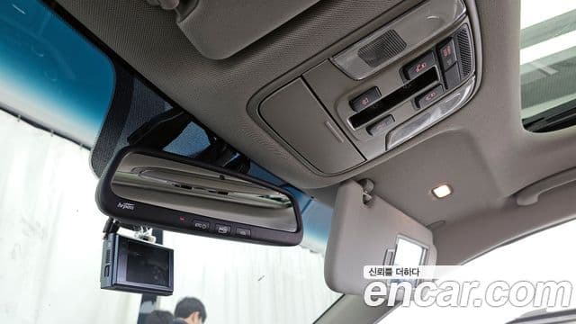 Kia All New Carnival Luxury, 2017 17