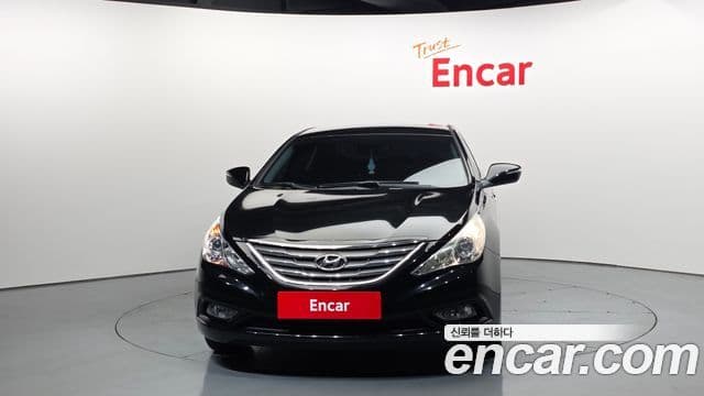 Hyundai YF Sonata LPI Premier(для людей с инвалидностью), 2012 3