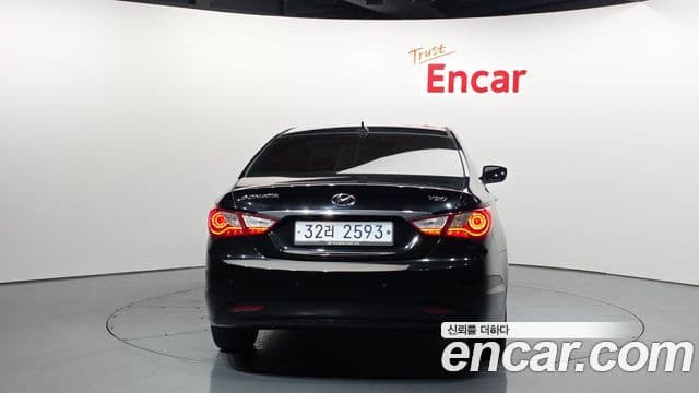 Hyundai YF Sonata LPI Premier(для людей с инвалидностью), 2012 4