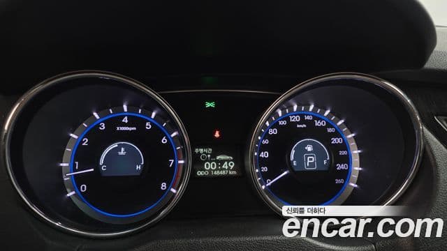 Hyundai YF Sonata LPI Premier(для людей с инвалидностью), 2012 8