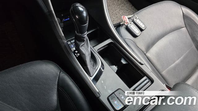 Hyundai YF Sonata LPI Premier(для людей с инвалидностью), 2012 9