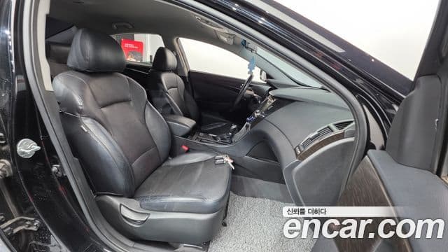 Hyundai YF Sonata LPI Premier(для людей с инвалидностью), 2012 10