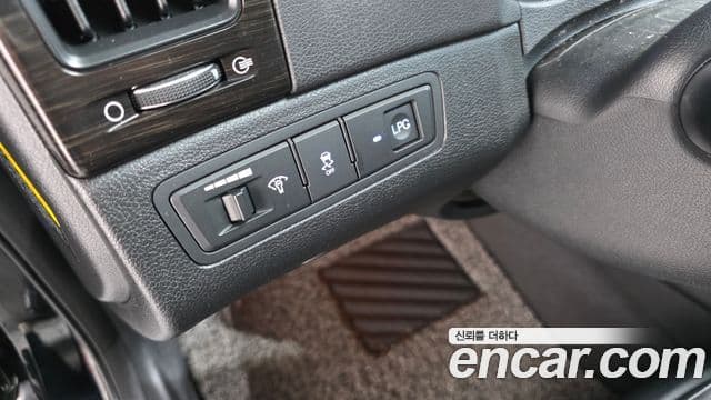 Hyundai YF Sonata LPI Premier(для людей с инвалидностью), 2012 13