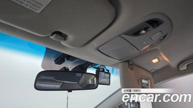 Hyundai YF Sonata LPI Premier(для людей с инвалидностью), 2012 17