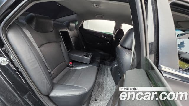 Hyundai YF Sonata LPI Premier(для людей с инвалидностью), 2012 18